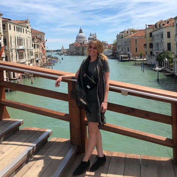 Meet your Posher, Sarah - Picture 2 of 3